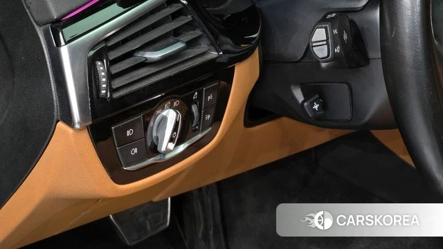 BMW 5 Series (G30) 2018 Черный из Кореи, фото 6