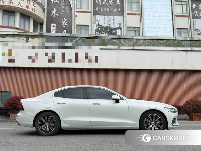 Volvo S60 2022 Белый из Китая, фото 6