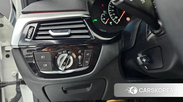 BMW 5 Series (G30) 2019 Белый из Кореи, фото 6