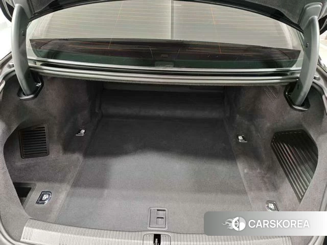 Audi A8 2022 Черный из Китая, фото 6