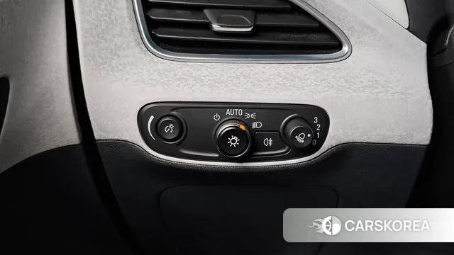 Chevrolet (GM Daewoo) Bolt EV 2021 Белый из Кореи, фото 6