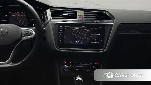 Volkswagen Tiguan second Generation 2022 Белый из Кореи, фото 6