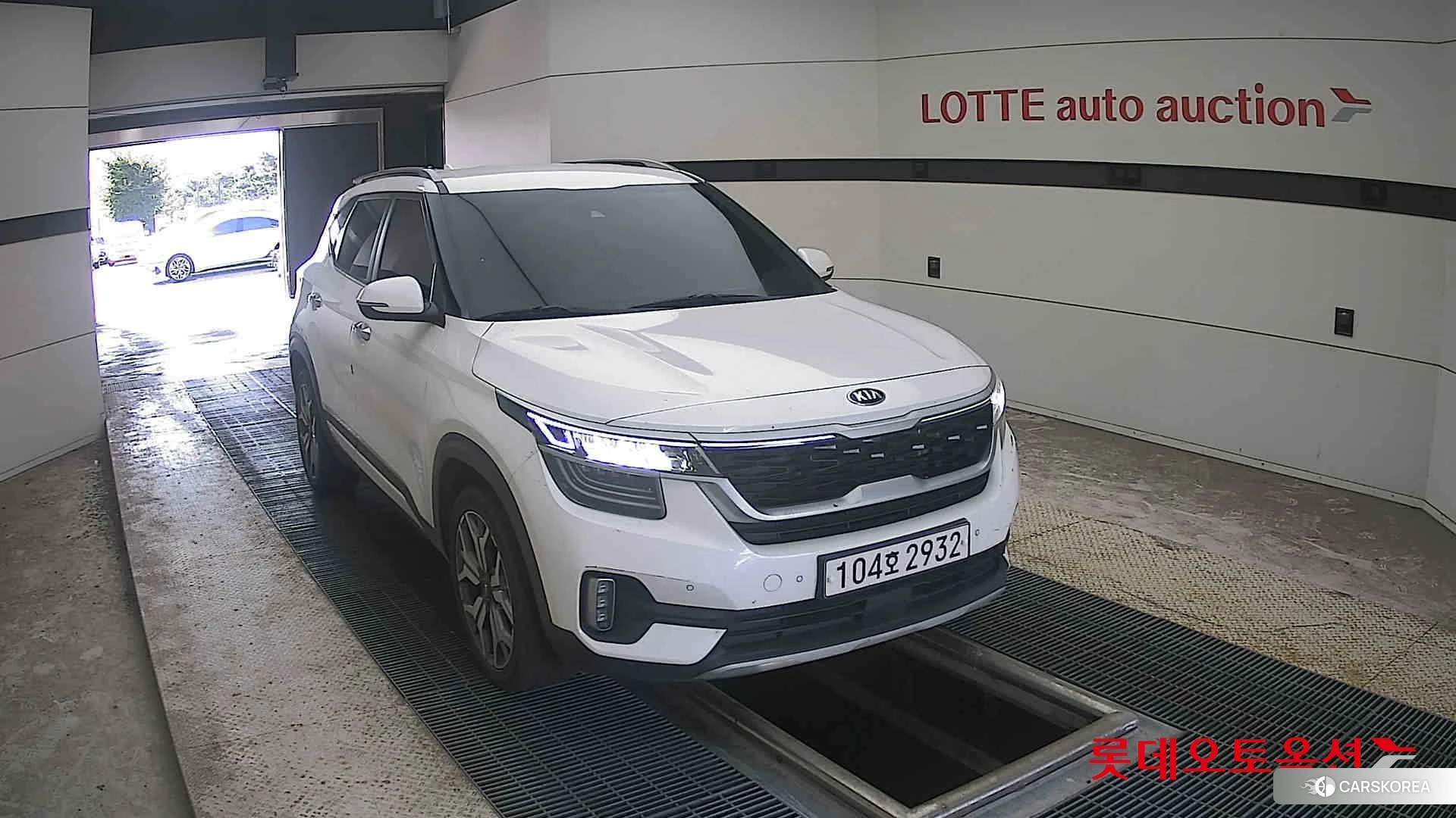 Kia Seltos 2021 Snow White Pearl из Кореи, фото 6