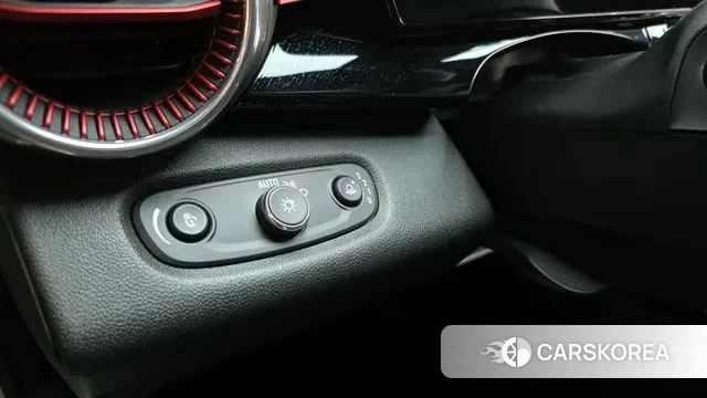 Chevrolet (GM Daewoo) Trax Crossover 2023 Белый из Кореи, фото 6