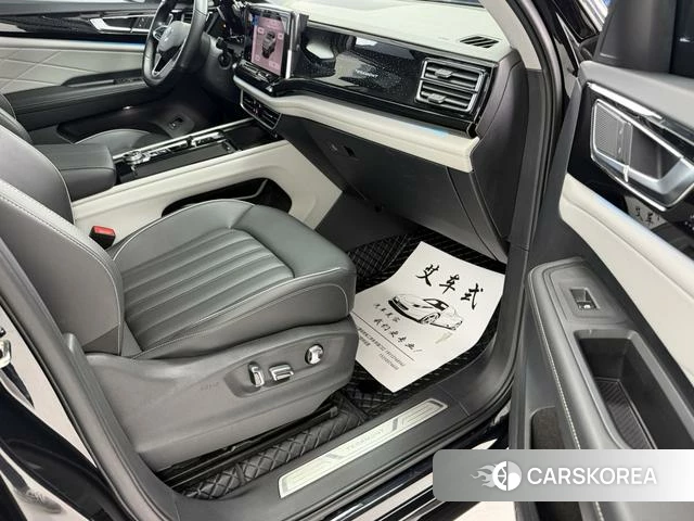 Volkswagen Tourang 2023 Черный из Китая, фото 6