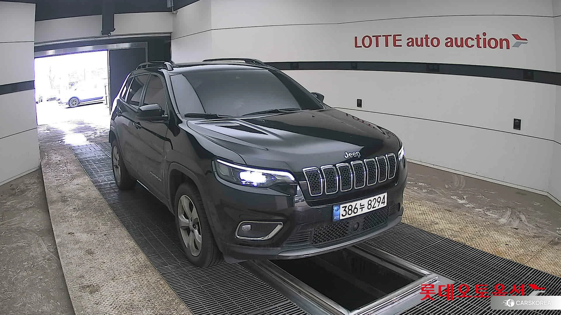 Jeep Straw Cherokee 2.4 AWD 2022 Черный из Кореи, фото 6