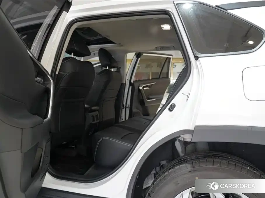 Toyota RAV4 2025 Белый из Китая, фото 6