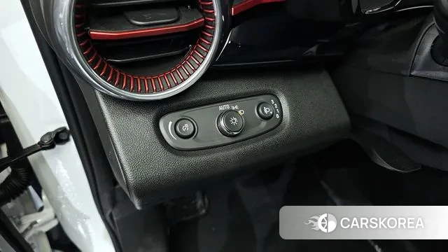 Chevrolet (GM Daewoo) Trax Crossover 2024 Белый из Кореи, фото 6