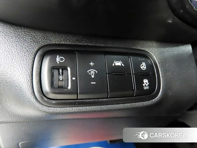 Hyundai Venue 2022 Белый из Кореи, фото 6