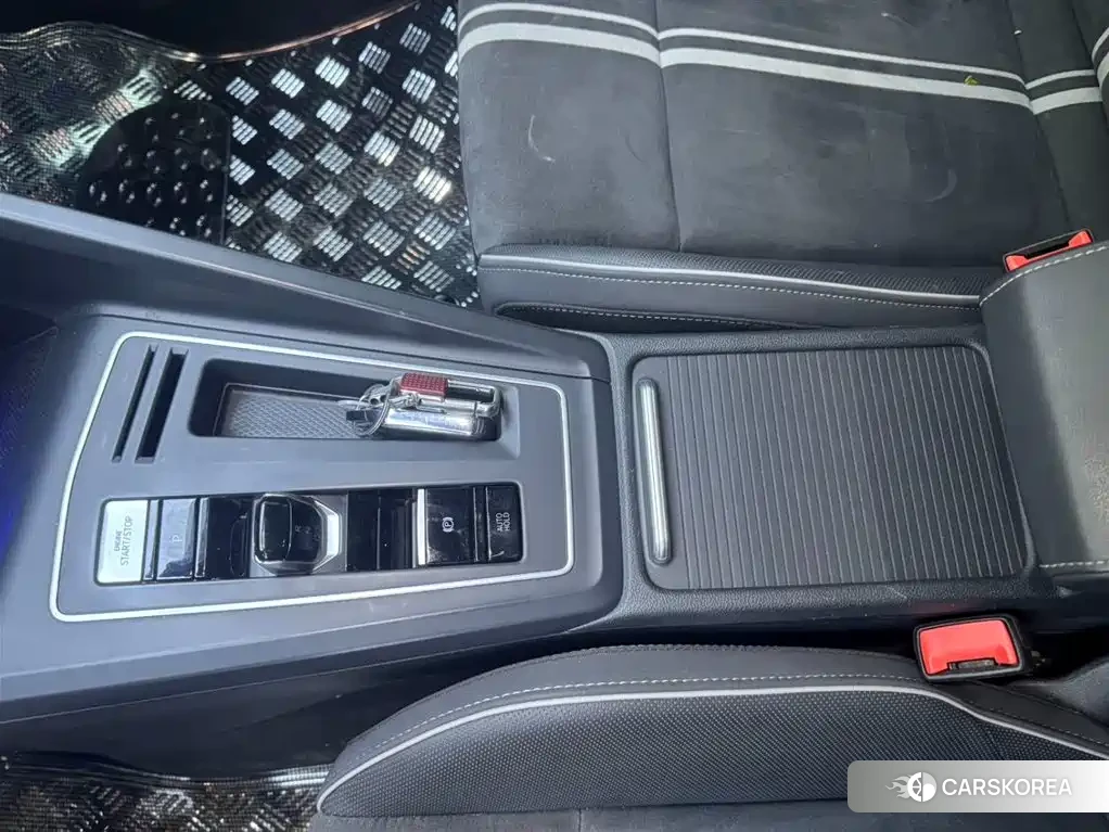Volkswagen Golf 2022 Белый из Китая, фото 6