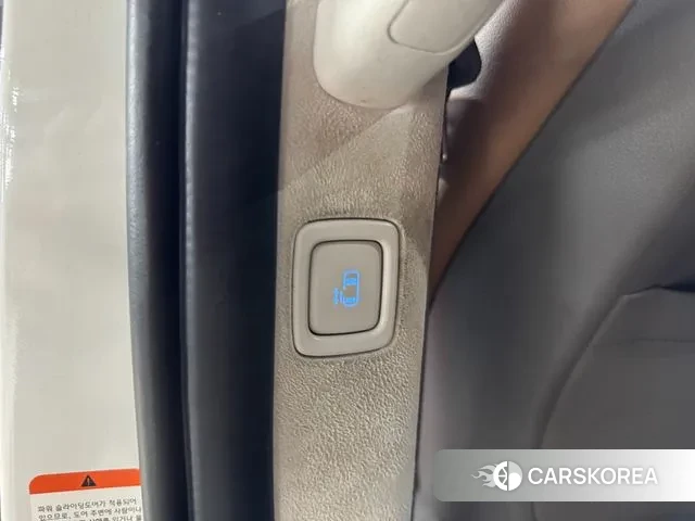 Hyundai Staria 2022 Белый из Кореи, фото 6