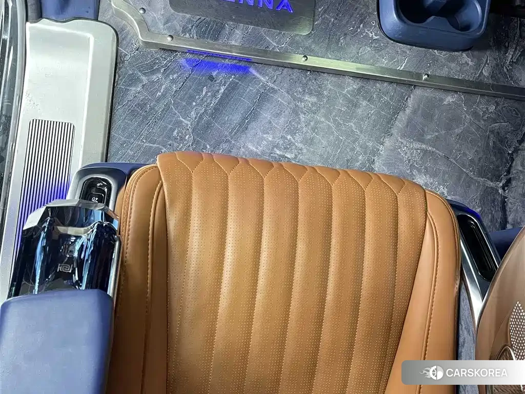 Toyota Sienna 2023 Черный из Китая, фото 6