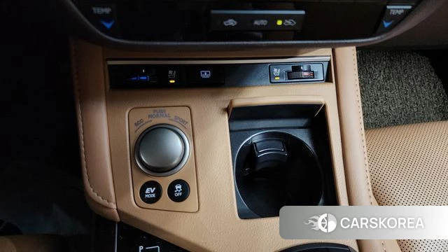 Lexus New ES300h 2018 Серебряный из Кореи, фото 6