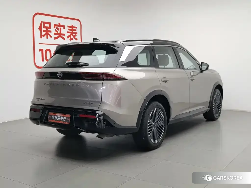 Nissan Pathfinder 2024 Silver/gray из Китая, фото 6