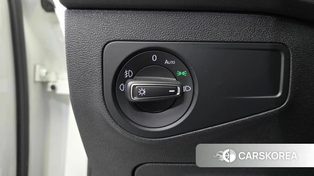 Volkswagen Tiguan second Generation 2019 Белый из Кореи, фото 6