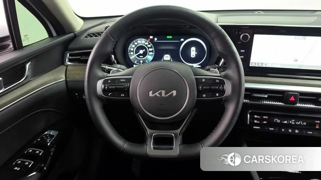 Kia K5 3rd generation 2023 Белый из Кореи, фото 6