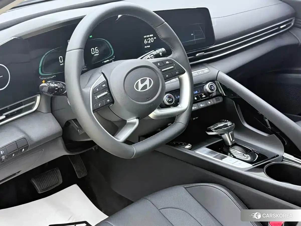 Hyundai Elantra 2024 Silver/gray из Китая, фото 6