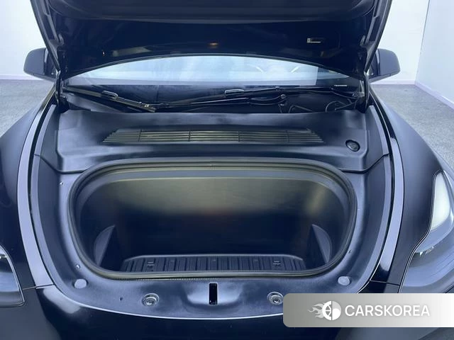 Tesla Model Y 2023 Черный из Китая, фото 6