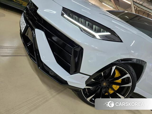 Lamborghini Urus 2023 Белый из Кореи, фото 6