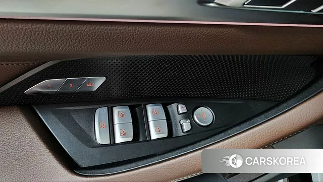 BMW 4 Series (G22) 2025 Серебристо-серый из Кореи, фото 6