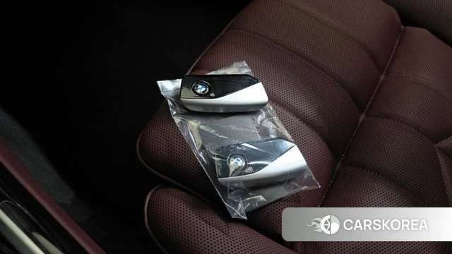 BMW 7 Series (G70) 2025 Черный из Кореи, фото 6