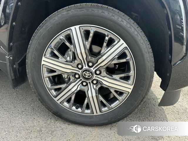 Toyota Sequoia 2026 Черный из Китая, фото 6