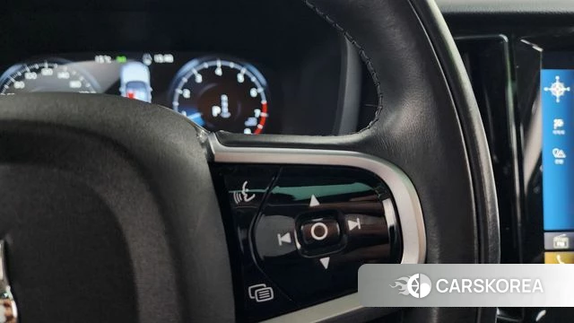 Volvo V60 Cross-Country 2nd Generation 2021 Белый из Кореи, фото 6