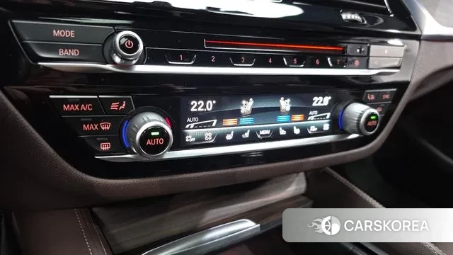 BMW 5 Series (G30) 2018 Белый из Кореи, фото 6