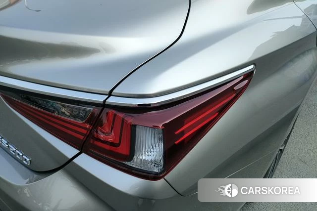 Lexus ES 2024 Шампань из Китая, фото 6