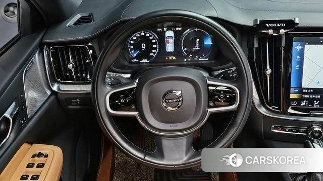 Volvo V60 Cross-Country 2nd Generation 2019 Белый из Кореи, фото 6