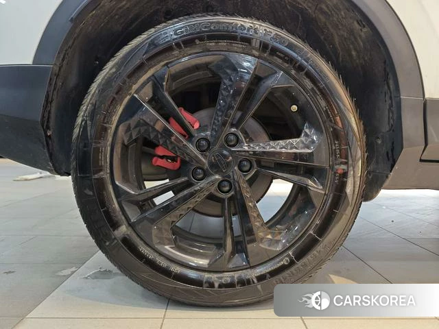 Geely Automobile Binyue 2023 Белый из Китая, фото 6