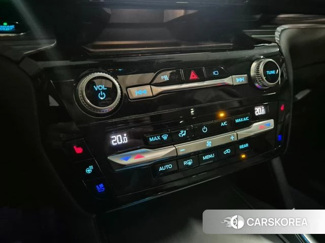 Ford Explorer 6th Generation 2021 Белый из Кореи, фото 6