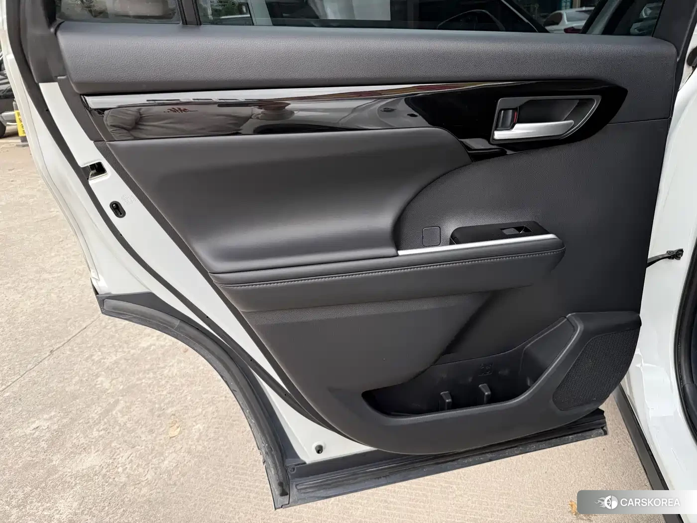 Toyota Highlander 2024 Белый из Китая, фото 6