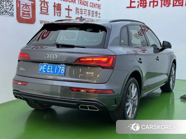Audi Q5L 2022 Темно-серый из Китая, фото 6