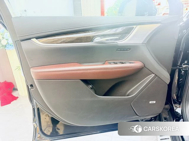 Cadillac XT6 2022 Черный из Китая, фото 6
