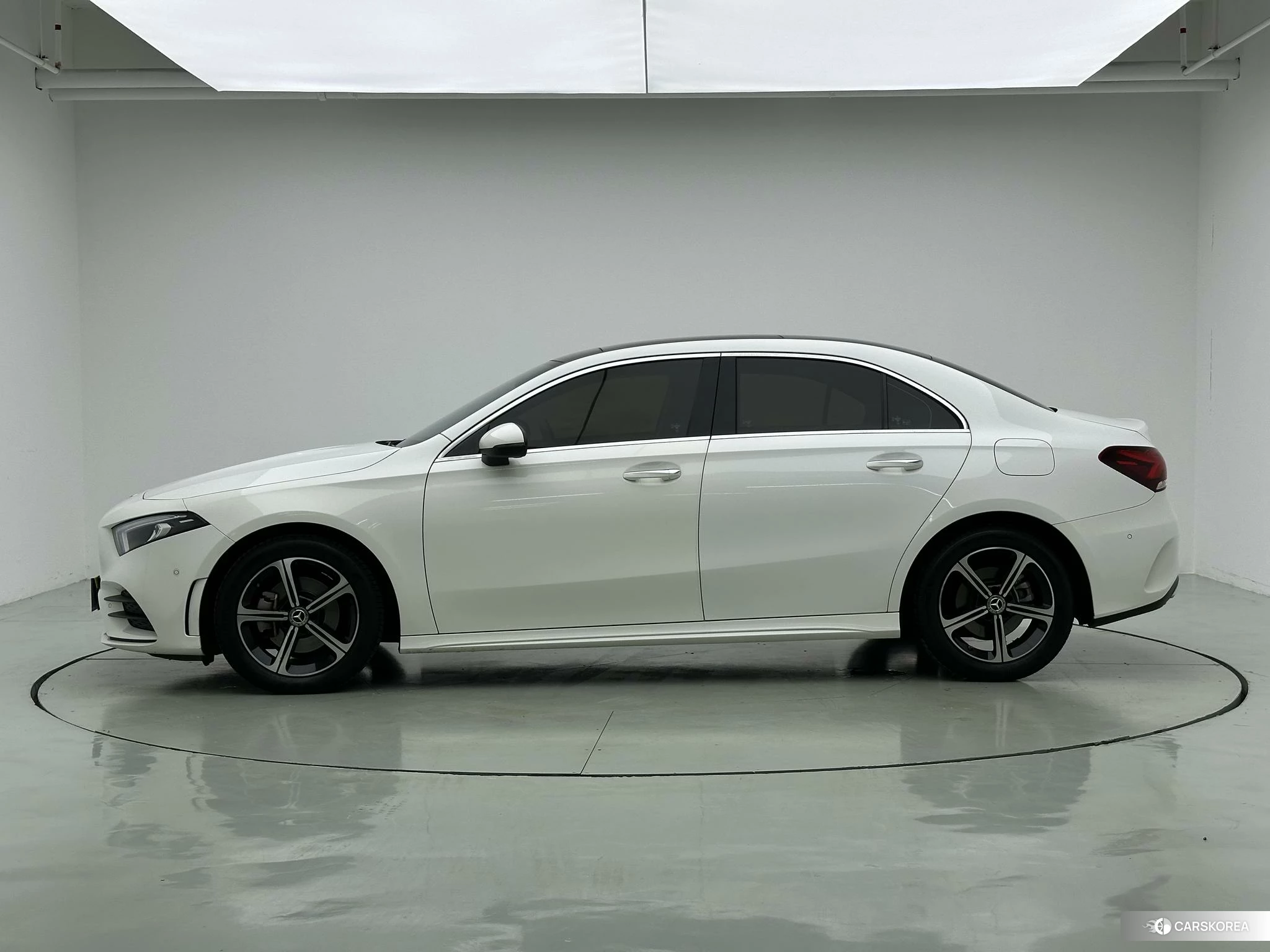 Mercedes-Benz Class A 2022 Белый из Китая, фото 6