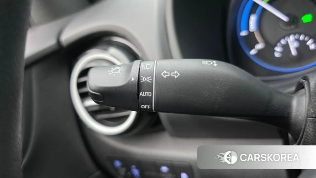 Hyundai Kona Hybrid 2020 Светло-серебряный цвет из Кореи, фото 6