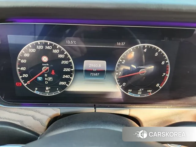 Mercedes-Benz E-Class W213 2018 Серый из Кореи, фото 6