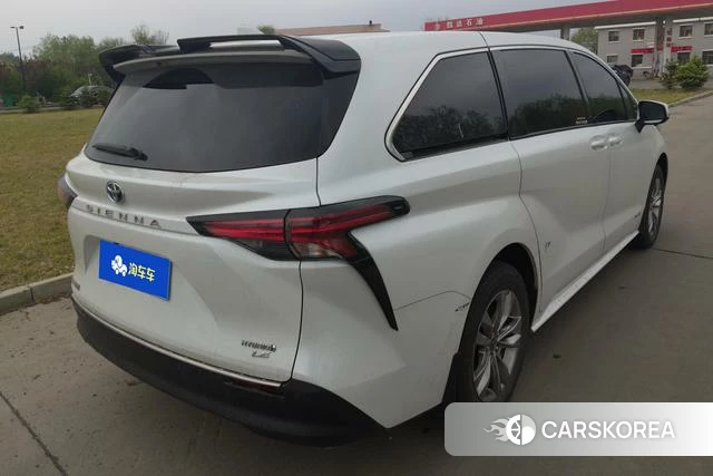 Toyota Saina 2024 Белый из Китая, фото 6