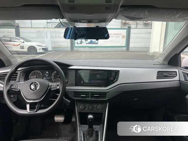 Volkswagen Polo 2022 Белый из Китая, фото 6