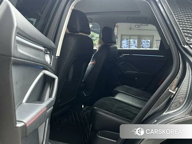Audi Q3 2021 Темно-серый из Китая, фото 6