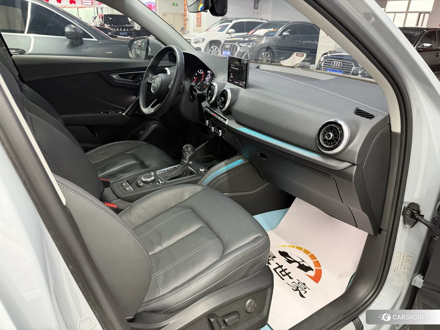 Audi Q2L 2021 Темно-серый из Китая, фото 6