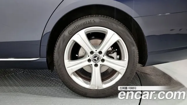 Mercedes-Benz E-Class W213 2018 Синий из Кореи, фото 6