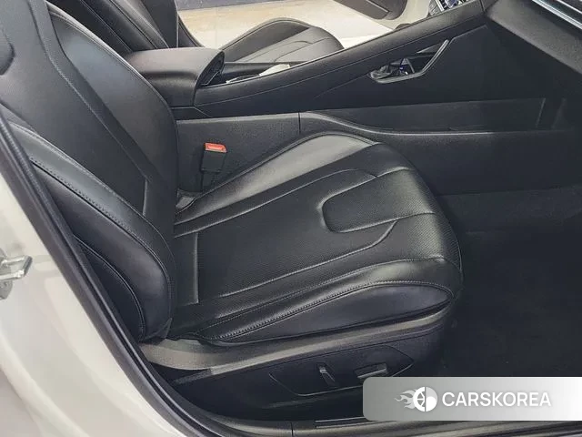 Hyundai The New Avante (CN7) 2023 Белый из Кореи, фото 6