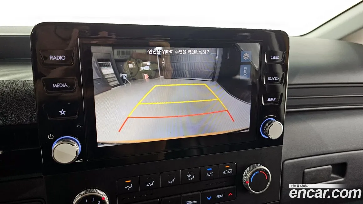 Hyundai Staria 2023 Желтый из Кореи, фото 6