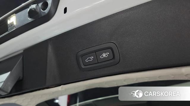 Volvo XC40 2024 Белый из Кореи, фото 6