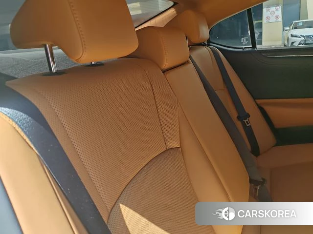 Lexus ES 2024 Белый из Китая, фото 6