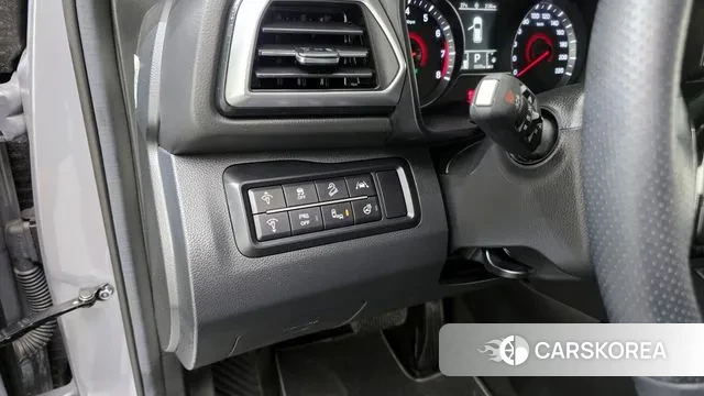 Ssangyong The New Tivoli 2023 Светло-серебряный цвет из Кореи, фото 6