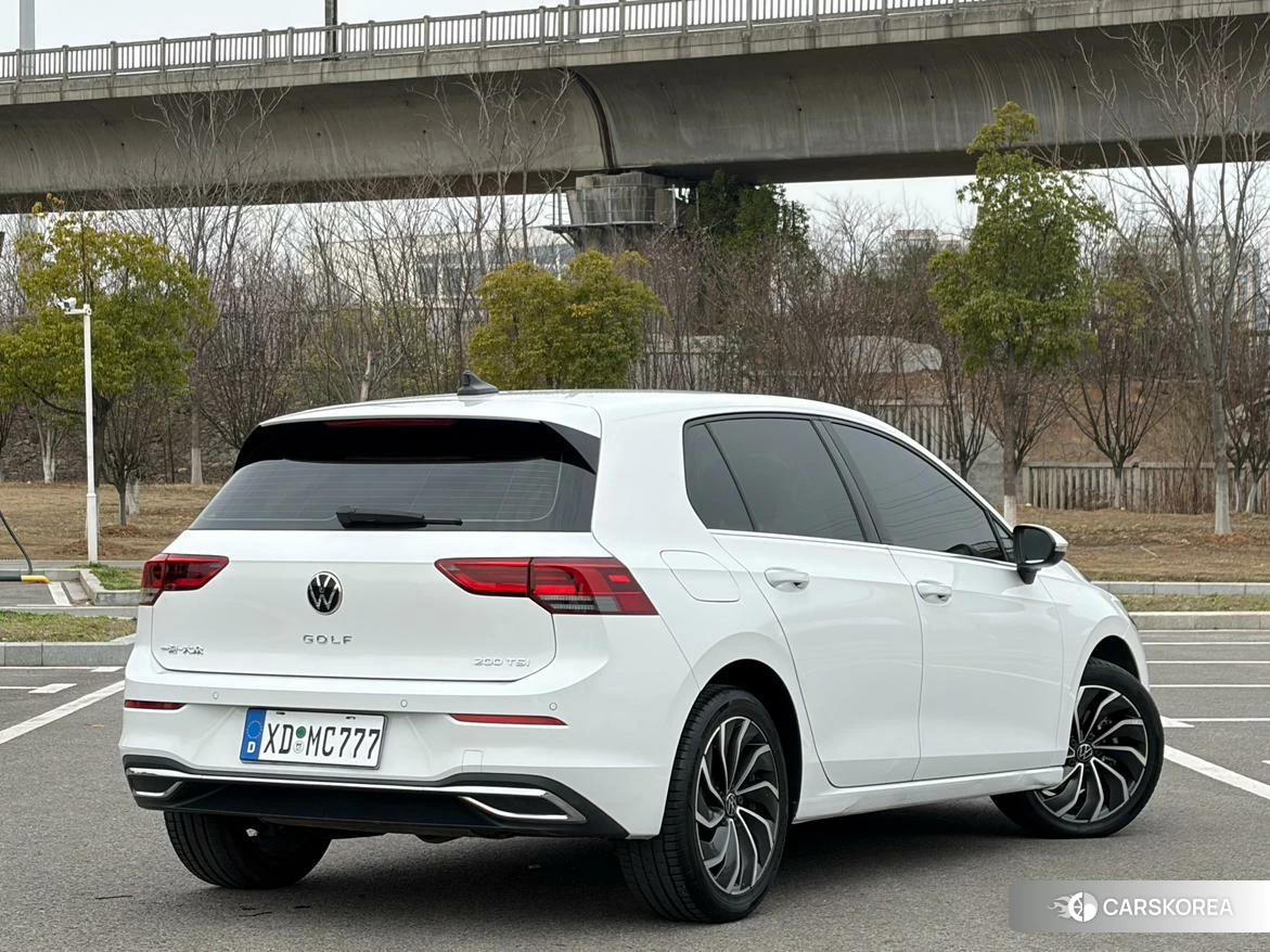 Volkswagen Golf 2022 Белый из Китая, фото 6