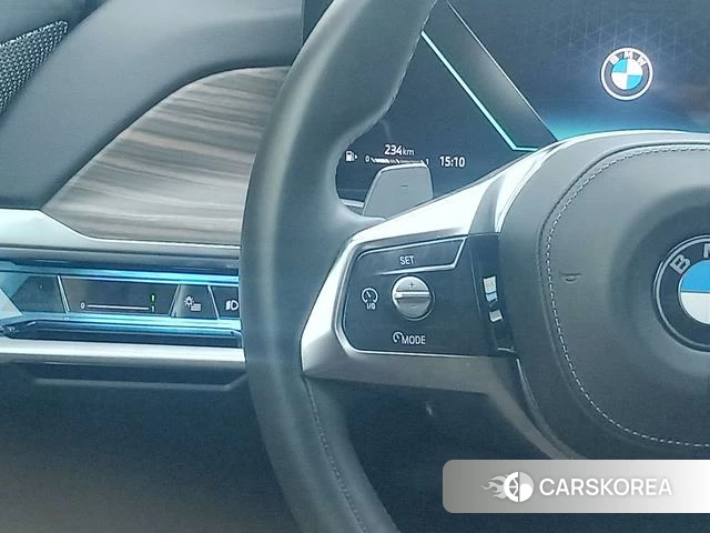 BMW 7 series 2024 Темно-серый из Китая, фото 6